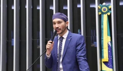 Câmara aprova projeto que permite a pais internarem adolescentes em comunidades terapêuticas
