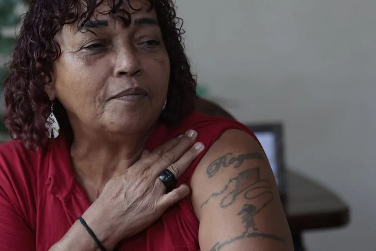 Débora Maria da Silva perdeu o filho Edson Rogério Silva dos Santos, há 20 anos, assassinado pela PM de São Paulo - Fonte: Paulo Pinto/Agência Brasil