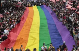 Parada LGBT+ de São Paulo enfrenta desafios e sofre ameaça de deixar as ruas