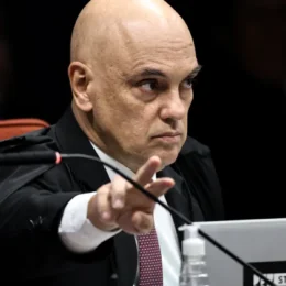 Moraes vai receber defesa de Bolsonaro antes de decidir se prorroga domiciliar