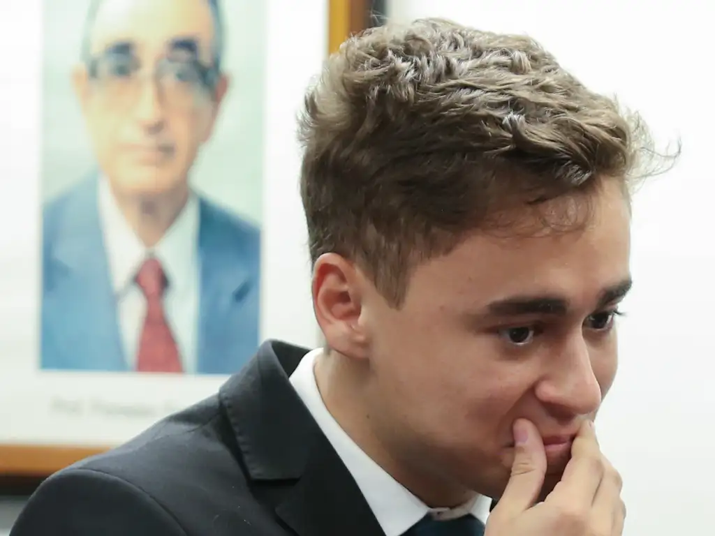 Nikolas Ferreira entra em polêmica com banqueiro após pedido por liberação de ativo mineral