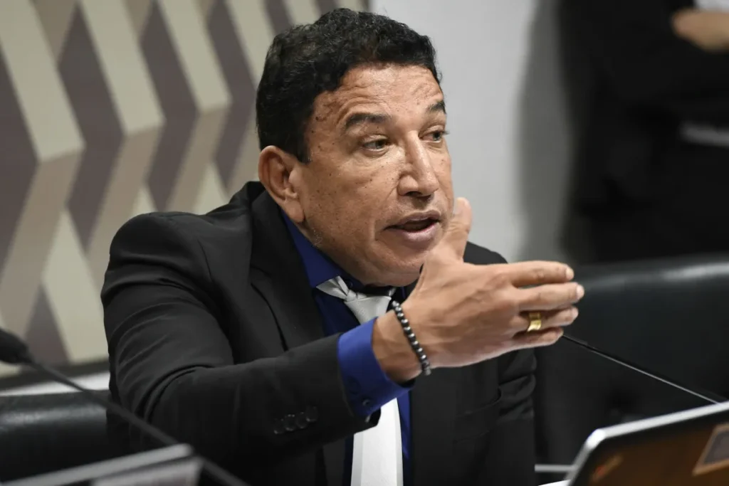 Magno Malta é acusado de agressão contra técnica de enfermagem