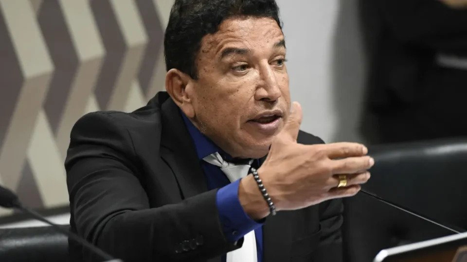 Magno Malta é acusado de agressão contra técnica de enfermagem