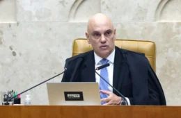 Moraes cobra explicações de Bolsonaro sobre vídeo com IA e alerta para crime eleitoral