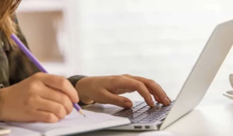 7 em cada 10 formados em licenciatura EAD de português e matemática ficam abaixo do básico