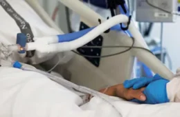 Pandemia de Covid causou 22,1 milhões de mortes, o triplo do registrado inicialmente