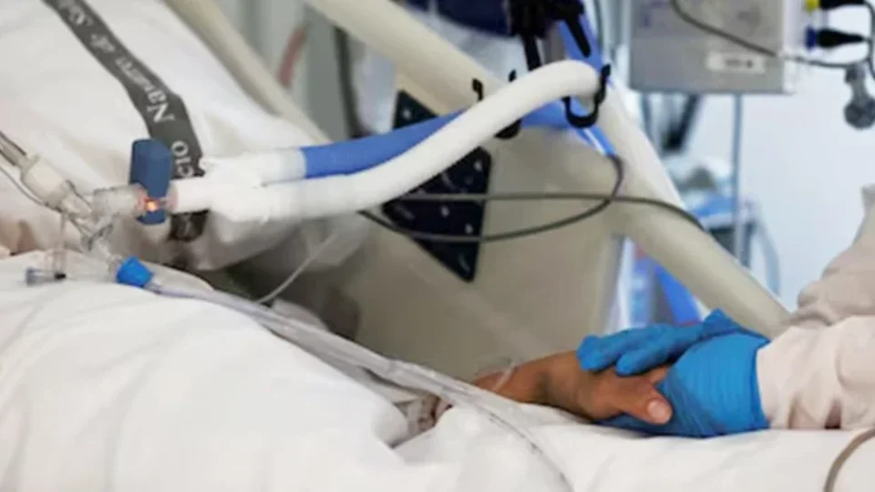 Pandemia de Covid causou 22,1 milhões de mortes, o triplo do registrado inicialmente