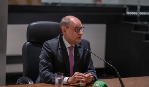 Escutas são encontradas no gabinete de Ricardo Couto, governador em exercício do RJ