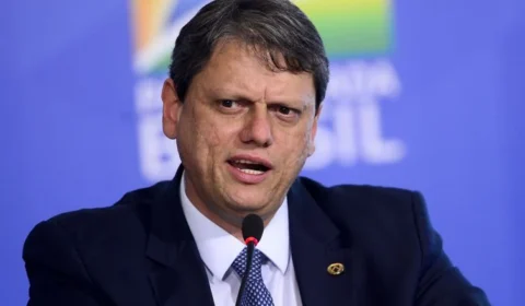 MP aponta doadores mortos e suspeita de laranjas na última campanha de Tarcísio em SP