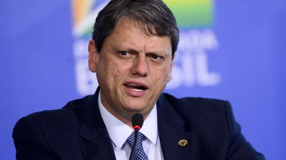 MP aponta doadores mortos e suspeita de laranjas na última campanha de Tarcísio em SP