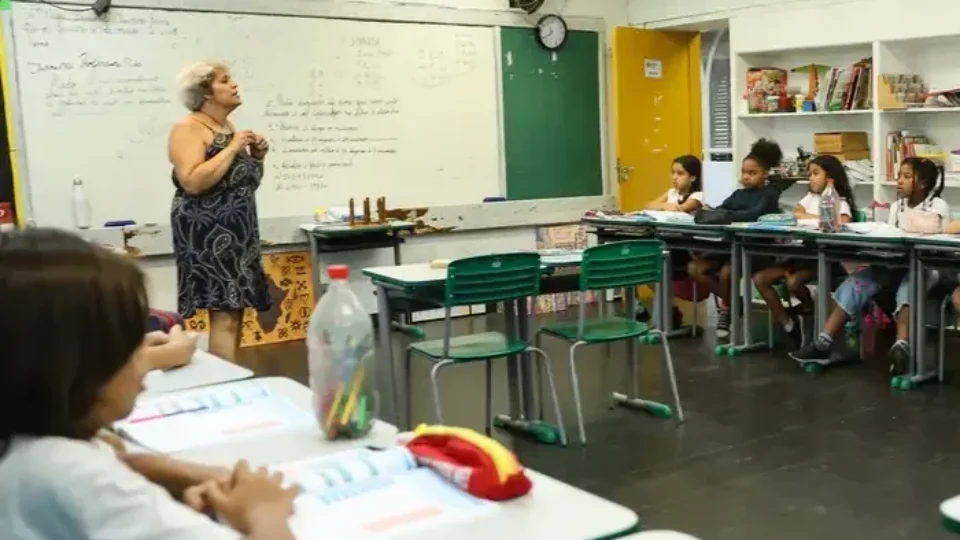 Projeto quer garantir adicional de periculosidade e insalubridade a professores