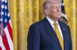Trump diz ter adiado ataque previsto ao Irã enquanto negociações continuam