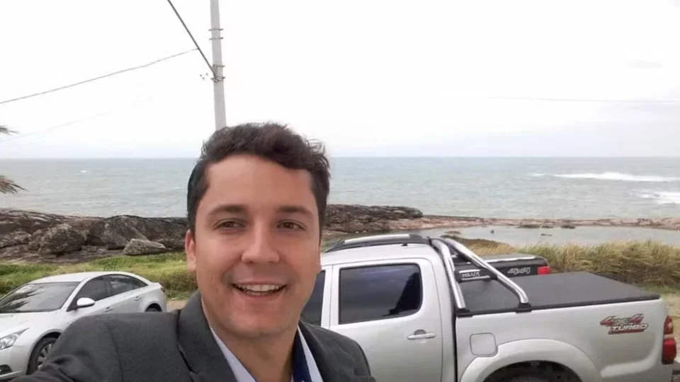 Amigo se encontrou com vítima 15 minutos antes da queda de avião em BH