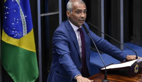 Romário diz que devolverá salário ao Senado e que não pediu licença para votar pelo fim da 6×1