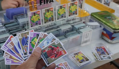 Figurinhas de craques da Copa custam mais de R$ 1 mil na venda avulsa