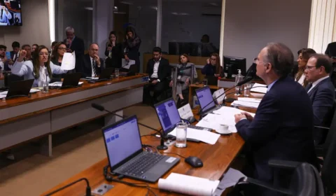 Senadores criticam falta de dados sobre socorro bilionário ao BRB