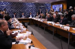 Câmara: governo retira urgência do fim da escala 6×1 e destrava pauta