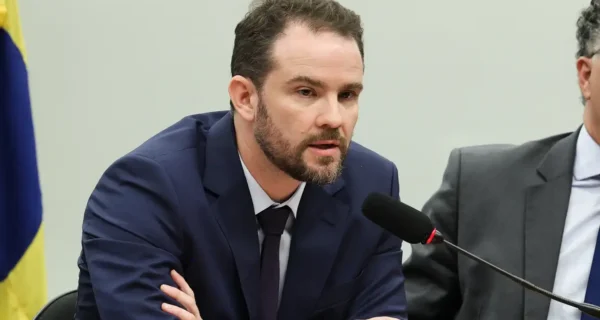 Isenção para igrejas pode ter impacto de até R$ 50 bi e vai onerar até fiéis