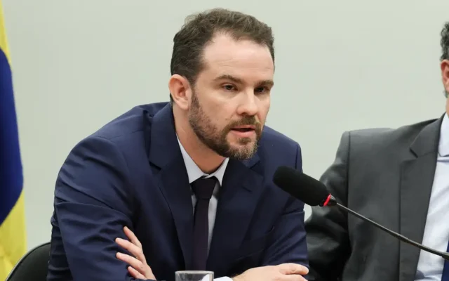 Isenção para igrejas pode ter impacto de até R$ 50 bi e vai onerar até fiéis