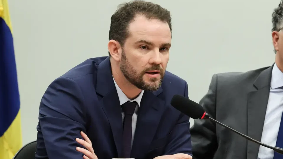 Isenção para igrejas pode ter impacto de até R$ 50 bi e vai onerar até fiéis