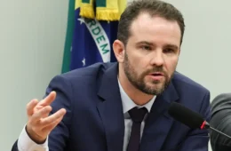 Pix está fora de debate com EUA e será protegido, diz Durigan