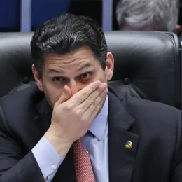 Câmara pauta PL do governo sobre 6×1 e transfere pressão para o Senado