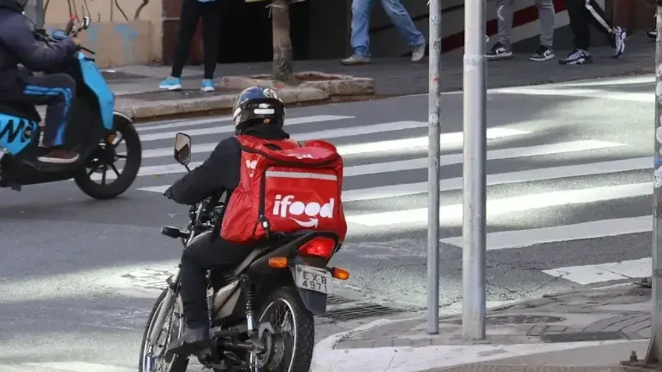 Governo amplia crédito para motociclistas de aplicativos