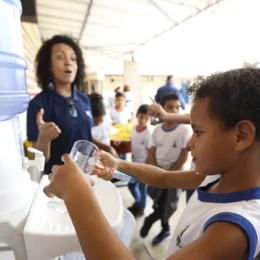 Prefeituras driblam Constituição e deixam de aplicar R$ 704,6 mi do Fundeb em educação