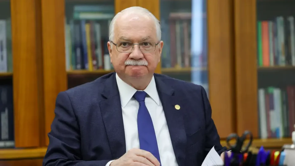 Fachin diz que espera regras do STF para supersalários ainda em junho