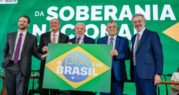 Governo registra Pix como propriedade intelectual em meio a disputa com os EUA