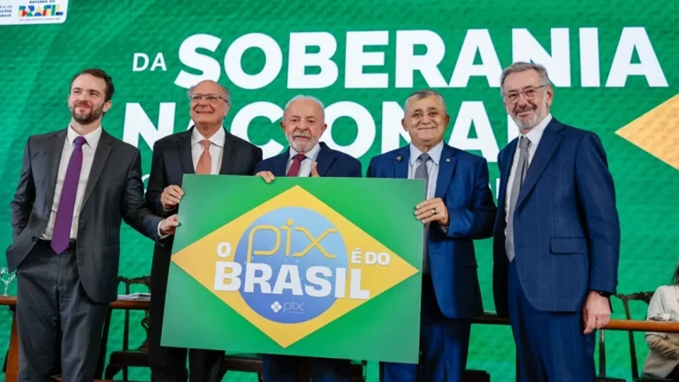 Governo registra Pix como propriedade intelectual em meio a disputa com os EUA