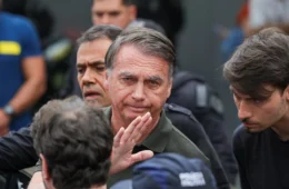Delegado pede ao STF para ouvir Jair Bolsonaro sobre arma apreendida