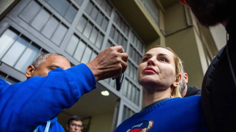 Justiça aceita denúncia e Deolane vira ré sob acusação de lavar dinheiro do PCC