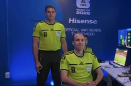 Monitor antirracista da FIFA pede afastamento de árbitro do VAR após suposto gesto supremacista