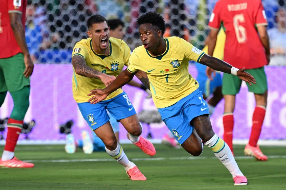 Vinícius Júnior marcou o gol do empate da Seleção Brasileira. (Foto: Jewel SAMAD / AFP)
