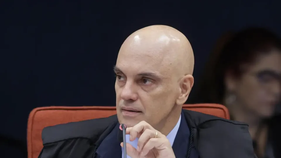 AGU vai pedir para atuar em processo contra Moraes nos EUA
