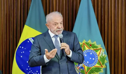 Lula quer lançar linha de crédito para compra de motos e mira entregadores