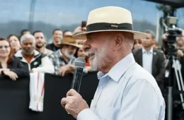 Vi na internet que Neymar é o primeiro convocado home office do mundo, diz Lula