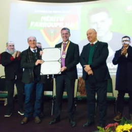 Eduardo Moreira é homenageado com Medalha do Mérito Farroupilha