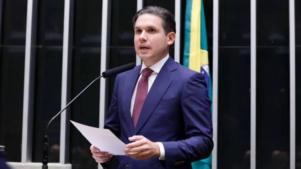 Motta diz que Câmara aguarda proposta do governo para aumentar limite do MEI