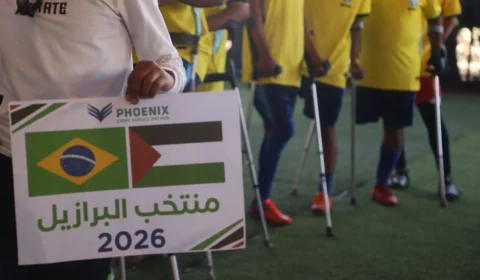 Em Gaza, vítimas vestem a camisa do Brasil para voltar a sonhar