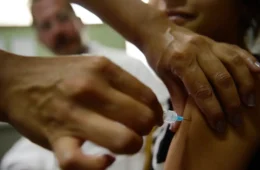 Vacinação de adolescentes de 15 a 19 anos contra o HPV é prorrogada