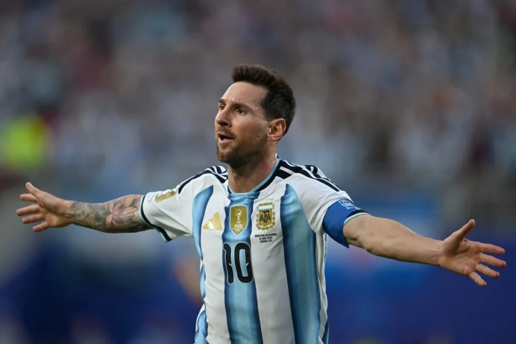 Sábado de Copa do Mundo tem duelo de artilheiros e Messi em campo