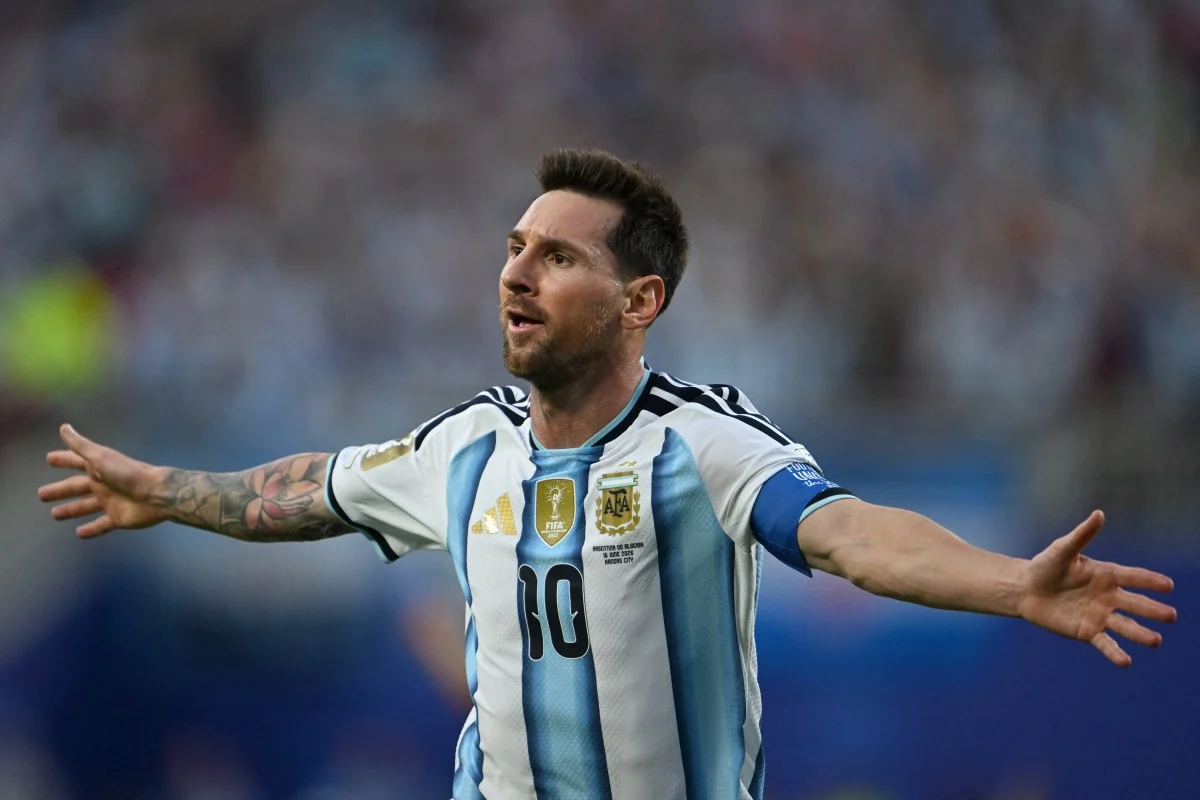 Messi fez 3 gols na estreia da Argentina na Copa 2026. Foto: AFP
