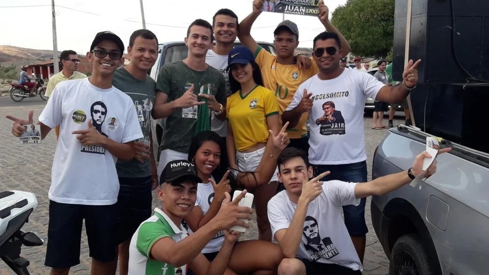 Postura polarizada e extremista de parte da juventude é desafio para a democracia