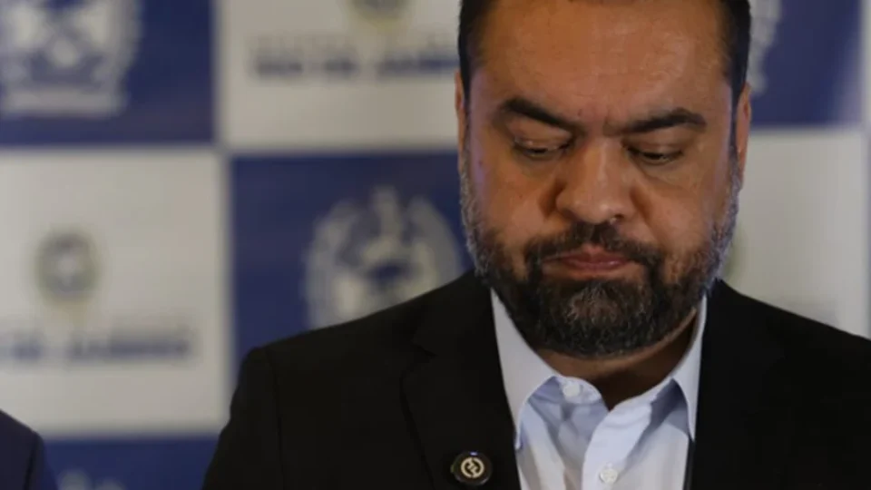 TCE-RJ rejeita contas de 2025 do ex-governador Cláudio Castro