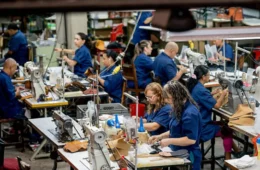 País vizinho do Brasil atinge mínima histórica de desemprego após elevar salários e reduzir jornada