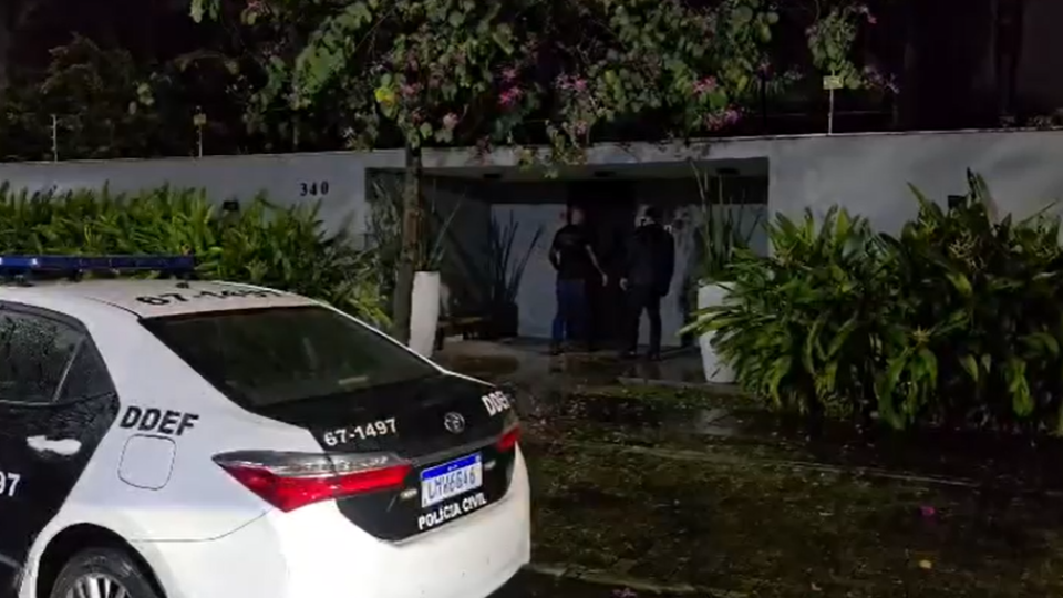 Polícia do RJ faz operação para investigar banco privado reativado na gestão Castro