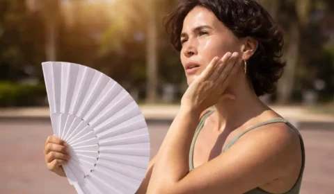 Anvisa aprova primeiro medicamento não hormonal para ondas de calor da menopausa