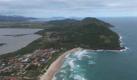 SC: Emendas Pix vendem asfalto de qualidade contestada em áreas sem saneamento